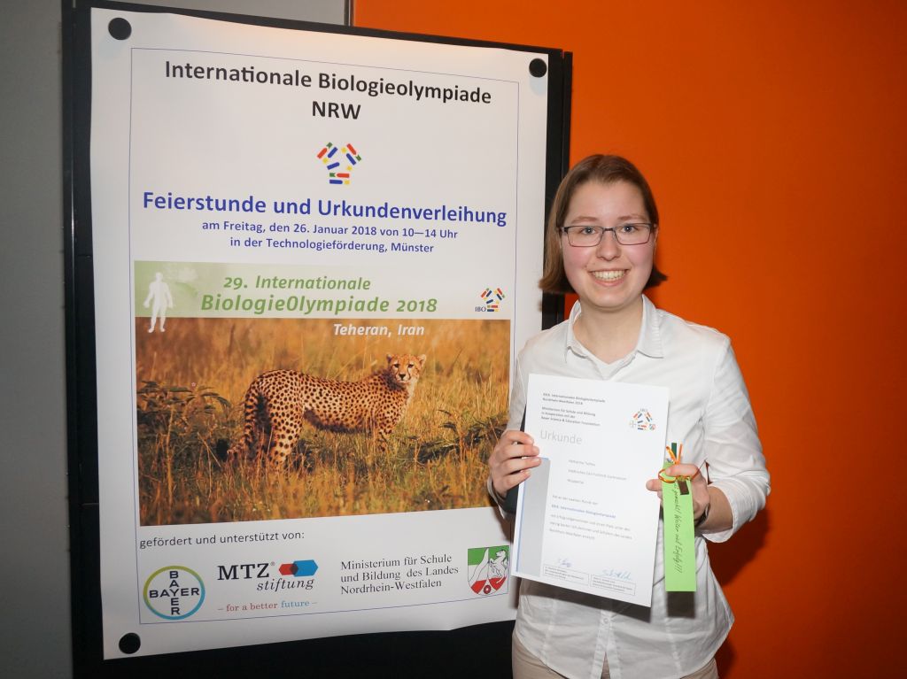 Katharina Tscheu wurde für ihr hervorragendes Ergebnis bei der IBO 2018 ausgezeichnet